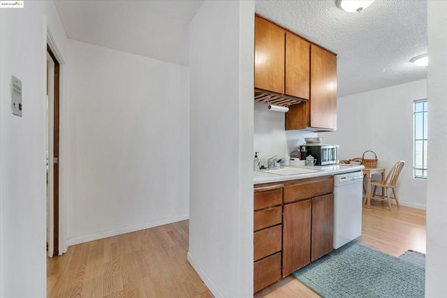 567 Oakland Ave 104, Oakland, CA 94611