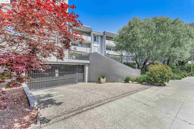 567 Oakland Ave 104, Oakland, CA 94611