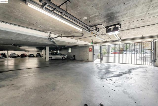 567 Oakland Ave 104, Oakland, CA 94611