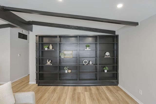 984 Sunbury Road, Columbus, OH 43219