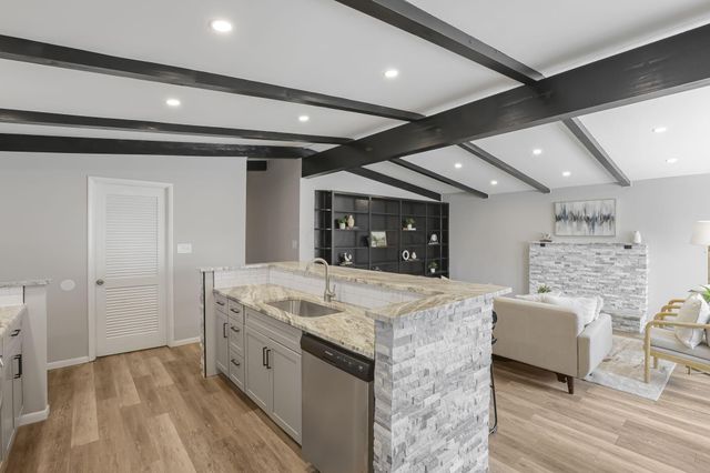 984 Sunbury Road, Columbus, OH 43219