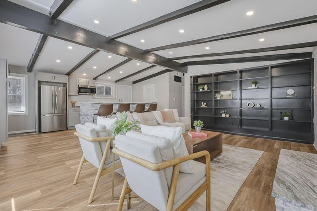 984 Sunbury Road, Columbus, OH 43219