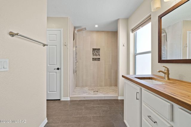13368 E Almond Crest Drive, Vail, AZ 85641