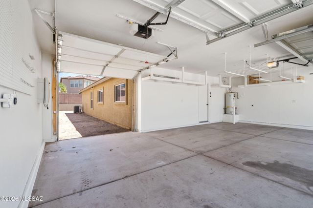 13368 E Almond Crest Drive, Vail, AZ 85641