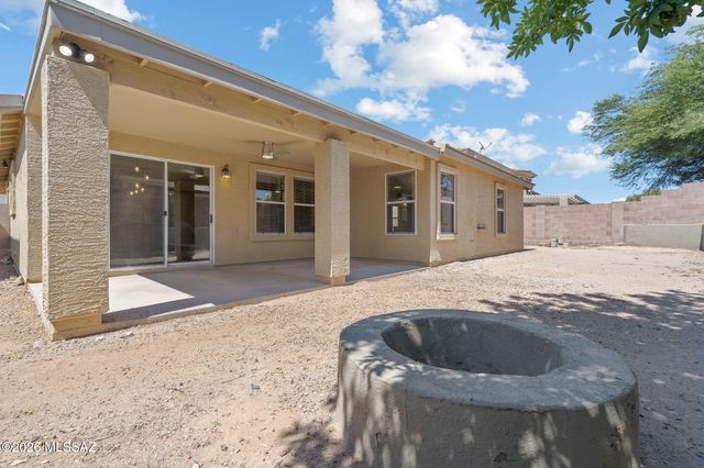 13368 E Almond Crest Drive, Vail, AZ 85641