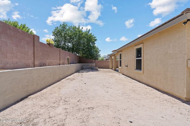 13368 E Almond Crest Drive, Vail, AZ 85641