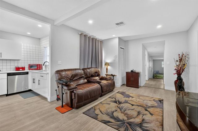 1114 PINE AVENUE, Sanford, FL 32771