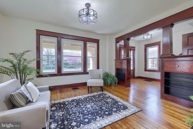 631 S BROAD ST, Lititz, PA 17543