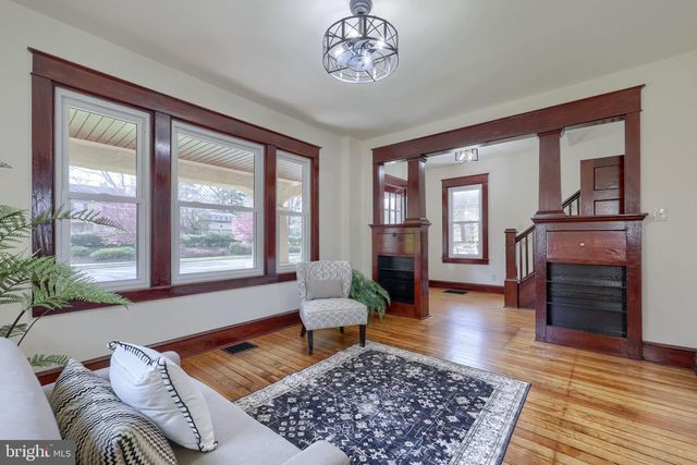 631 S BROAD ST, Lititz, PA 17543