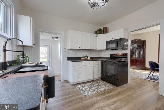 631 S BROAD ST, Lititz, PA 17543