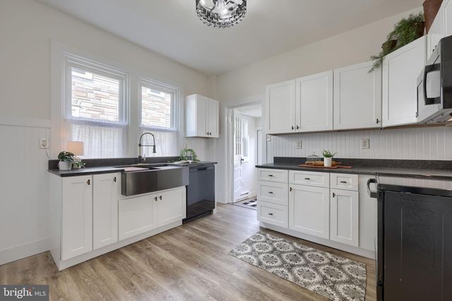 631 S BROAD ST, Lititz, PA 17543