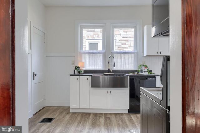 631 S BROAD ST, Lititz, PA 17543