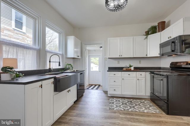 631 S BROAD ST, Lititz, PA 17543