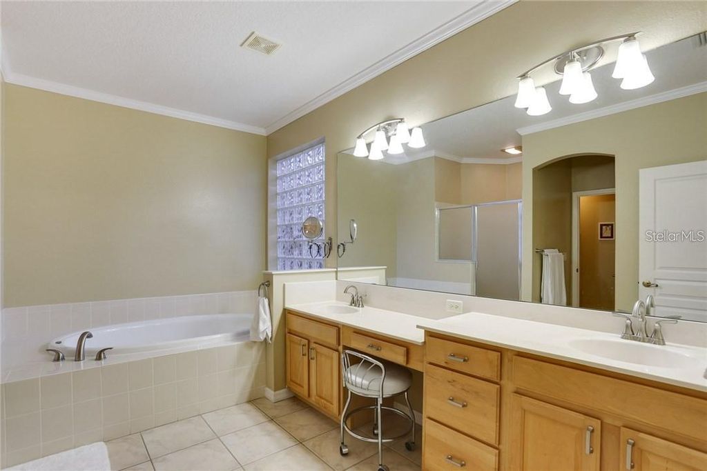 Image 19 of property listing at 6020 CATLIN DRIVE, Tampa, FL 33647