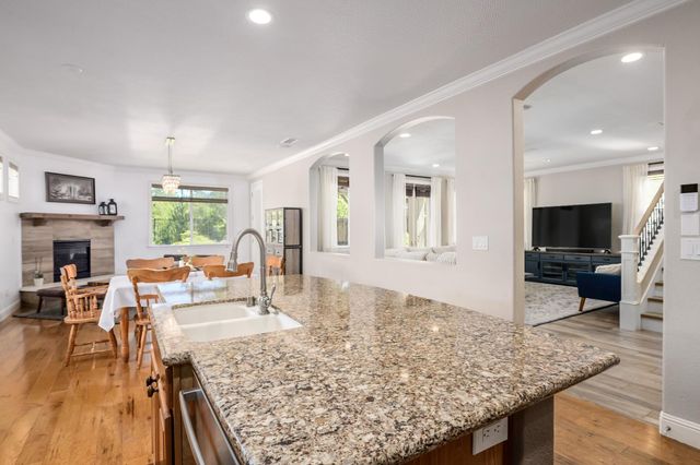 612 Plum Creek Ct, Folsom, CA 95630
