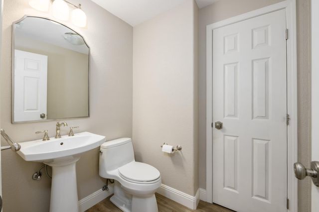 612 Plum Creek Ct, Folsom, CA 95630