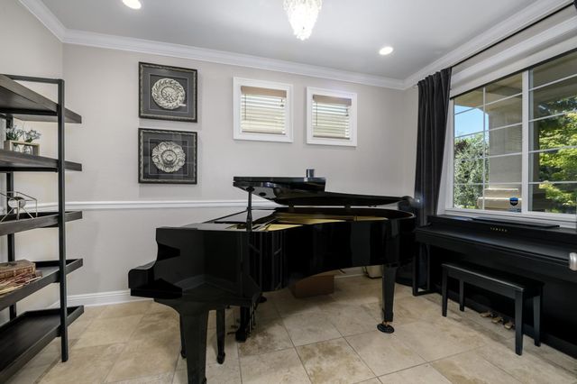 612 Plum Creek Ct, Folsom, CA 95630
