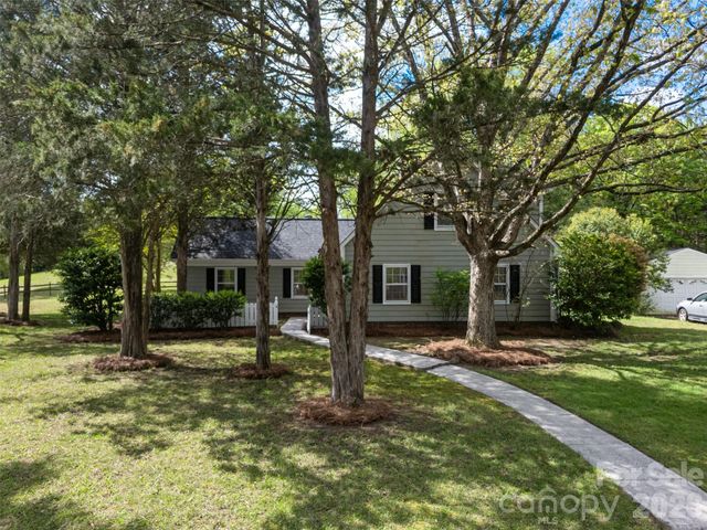 7456 Crowflock Court, Charlotte, NC 28226