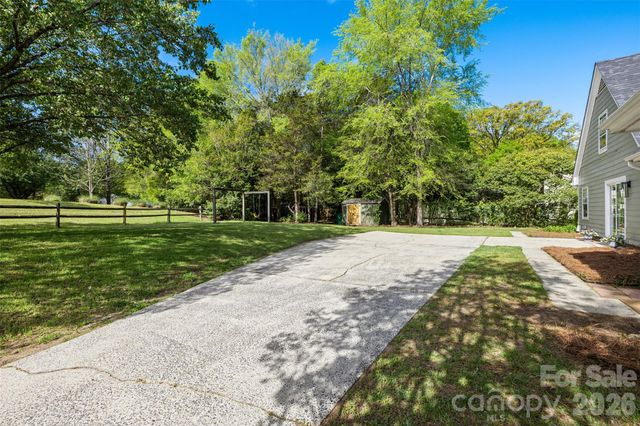 7456 Crowflock Court, Charlotte, NC 28226