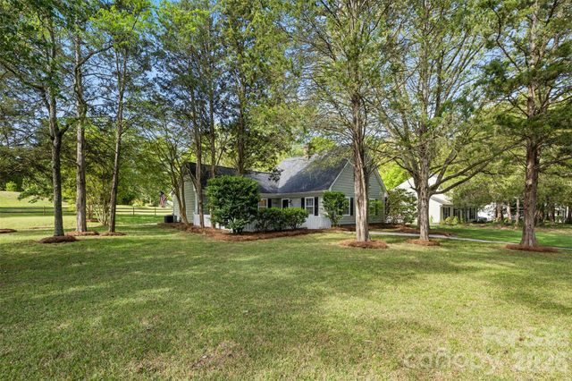 7456 Crowflock Court, Charlotte, NC 28226