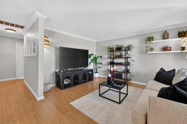 648 Q St, Rio Linda, CA 95673