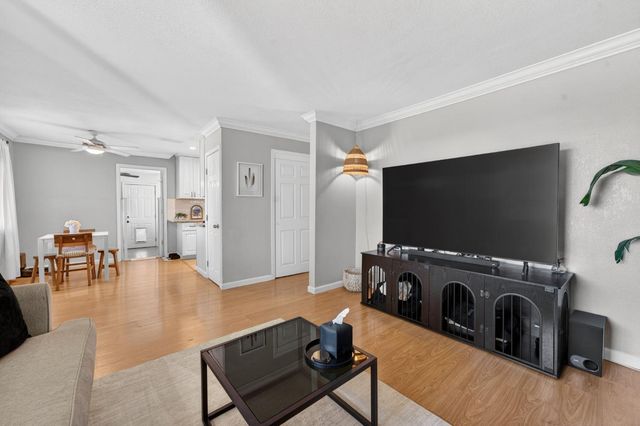 648 Q St, Rio Linda, CA 95673