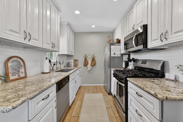 648 Q St, Rio Linda, CA 95673