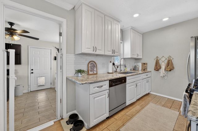 648 Q St, Rio Linda, CA 95673