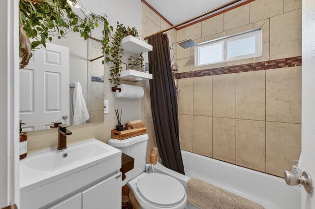 648 Q St, Rio Linda, CA 95673