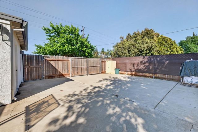 648 Q St, Rio Linda, CA 95673