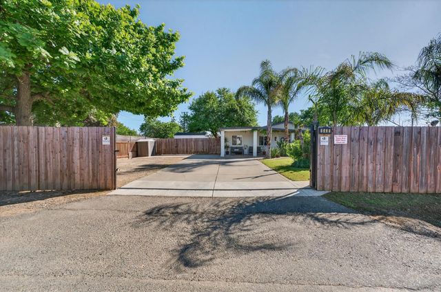 648 Q St, Rio Linda, CA 95673