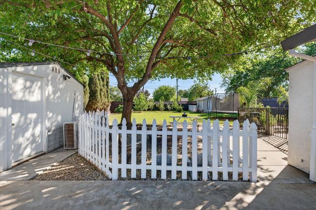 648 Q St, Rio Linda, CA 95673