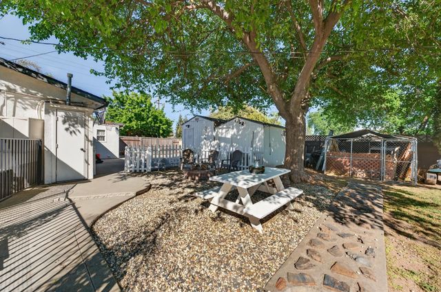 648 Q St, Rio Linda, CA 95673