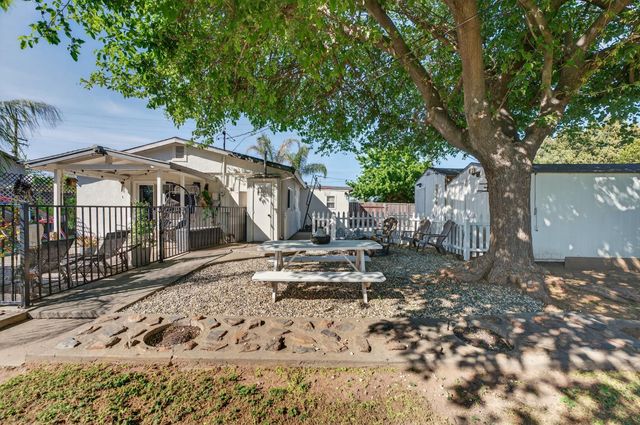 648 Q St, Rio Linda, CA 95673