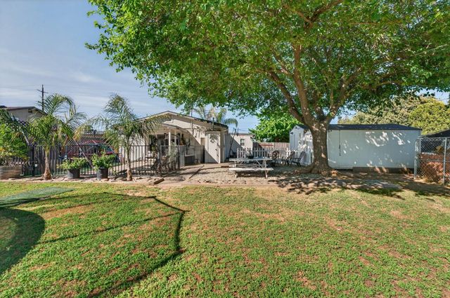 648 Q St, Rio Linda, CA 95673