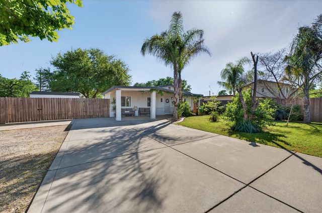 648 Q St, Rio Linda, CA 95673