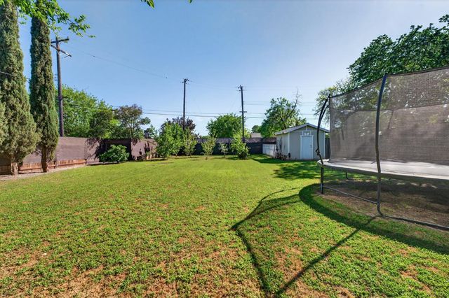 648 Q St, Rio Linda, CA 95673