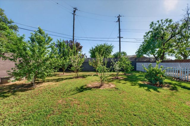 648 Q St, Rio Linda, CA 95673