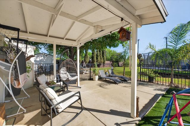 648 Q St, Rio Linda, CA 95673