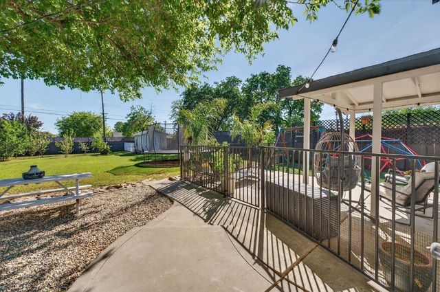 648 Q St, Rio Linda, CA 95673