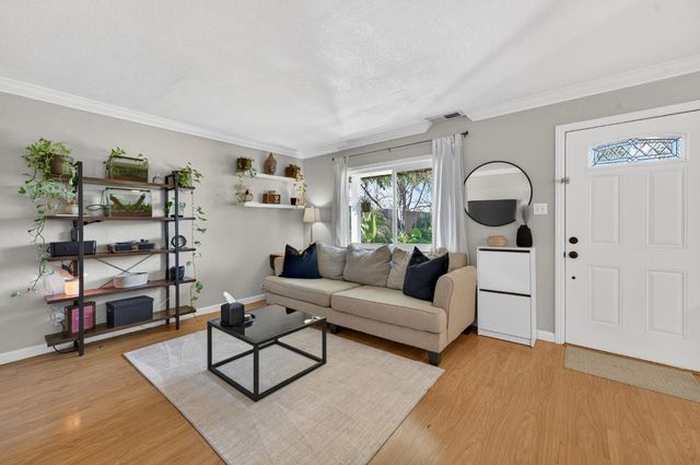 648 Q St, Rio Linda, CA 95673