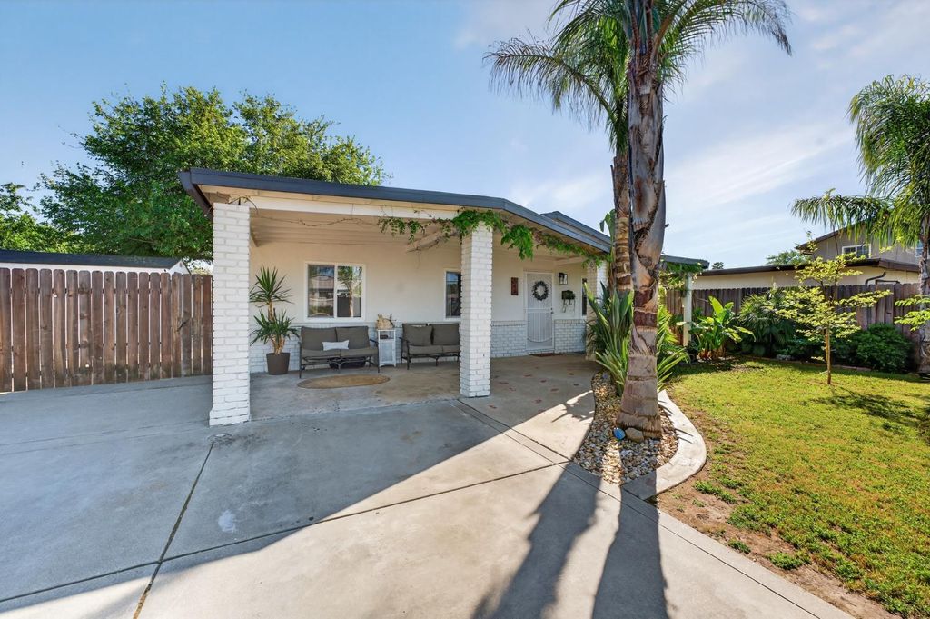 648 Q St, Rio Linda, CA 95673