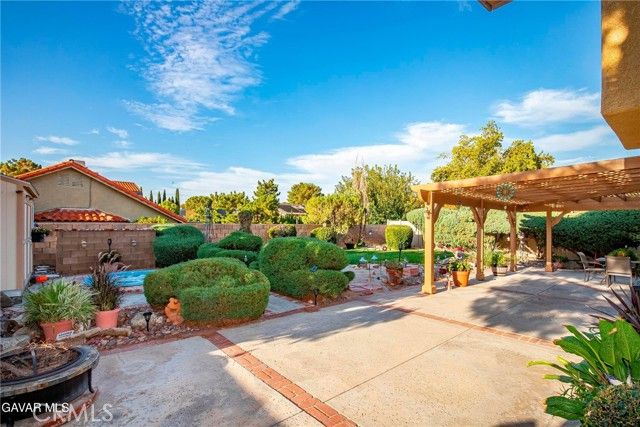 5619 W Avenue L4, Lancaster, CA 93536