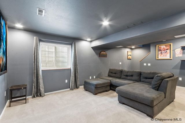 5709 KENNEDY DR, Cheyenne, WY 82001