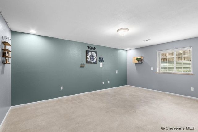5709 KENNEDY DR, Cheyenne, WY 82001