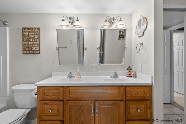 5709 KENNEDY DR, Cheyenne, WY 82001