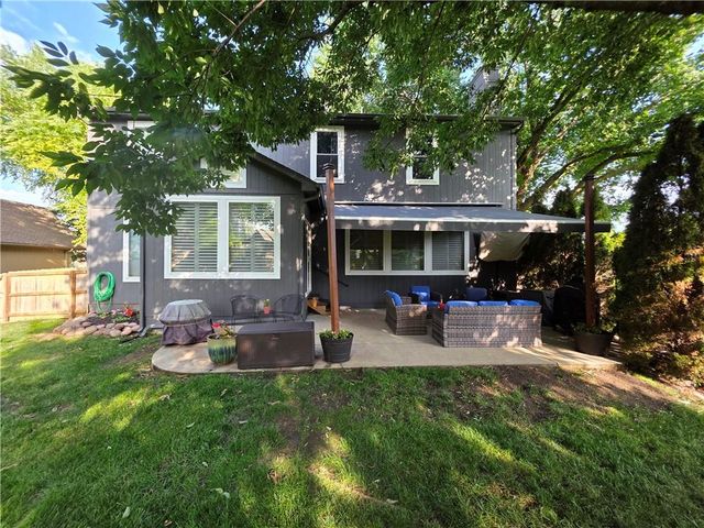 200 Shoreline Drive, Louisburg, KS 66053