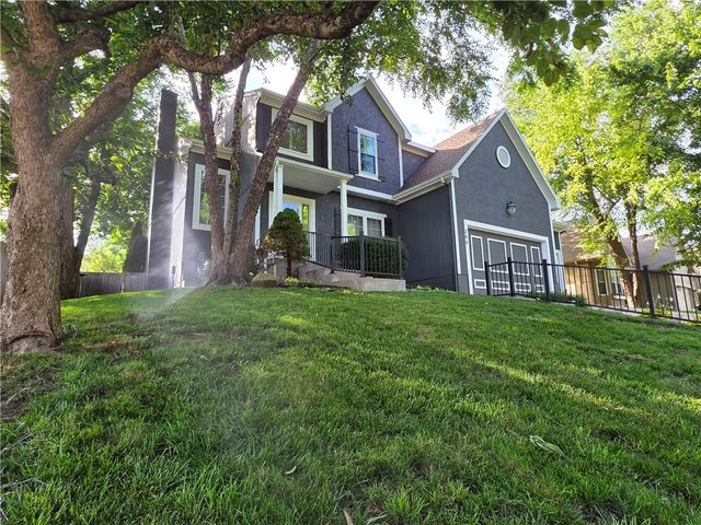 200 Shoreline Drive, Louisburg, KS 66053