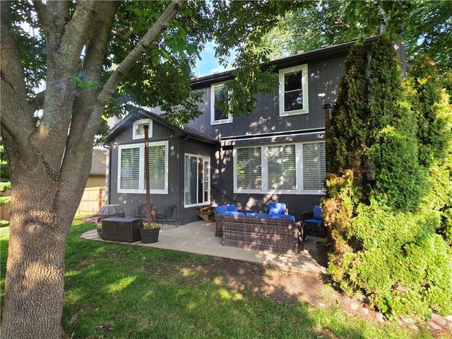 200 Shoreline Drive, Louisburg, KS 66053