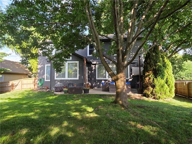 200 Shoreline Drive, Louisburg, KS 66053